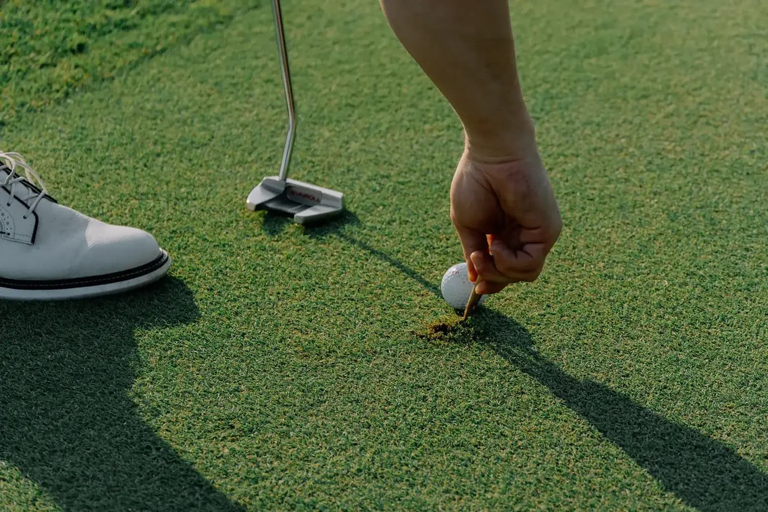 Custom golf course materials and trophies showcase